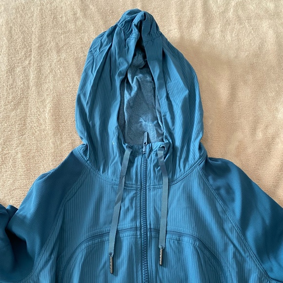 lululemon Reversible Jacket - Picture 3 of 11